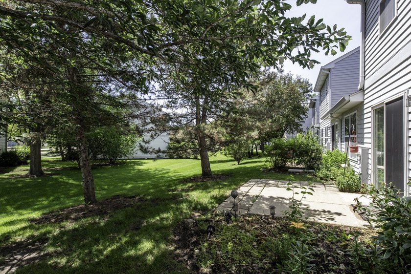 Welcome home to this beautifully maintained and move-in-ready - photo 23