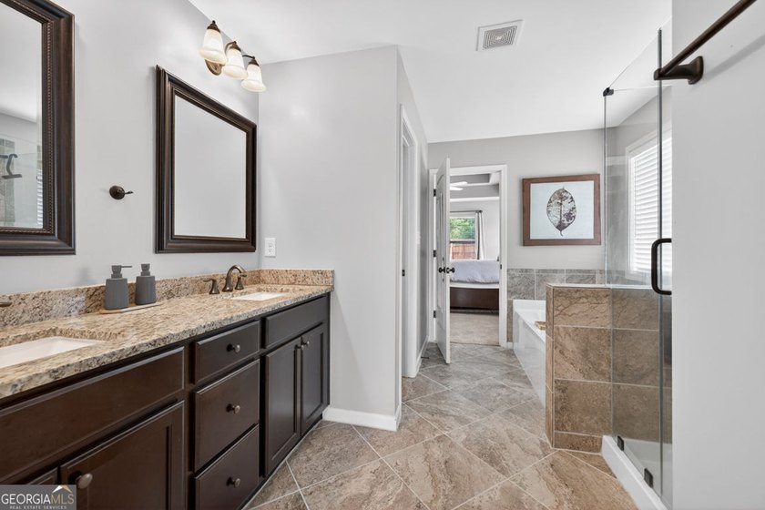 Welcome home to your beautifully maintained 4 bedroom, 3.5 bath - photo 29
