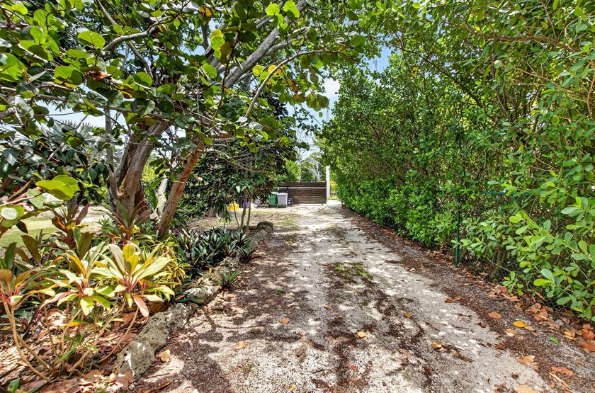 A SLICE OF PARADISE! Live free from HOA restrictions on this - photo 37