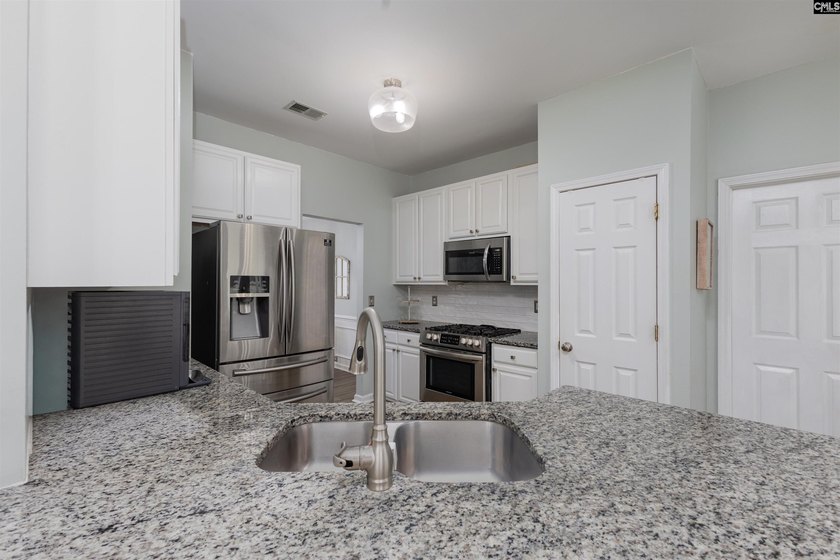 Welcome to 400 Buckthorne Drive in Lexington's desirable - photo 8