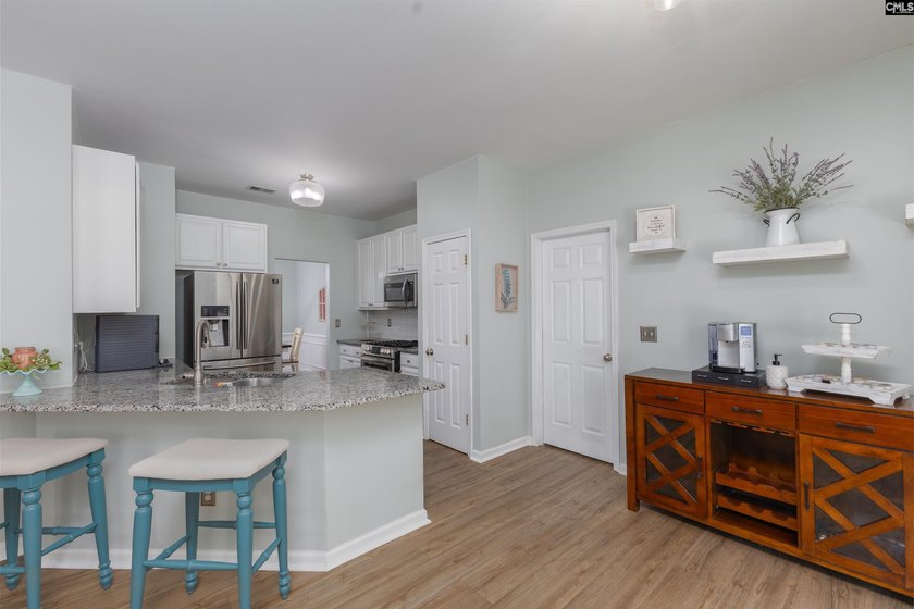 Welcome to 400 Buckthorne Drive in Lexington's desirable - photo 10