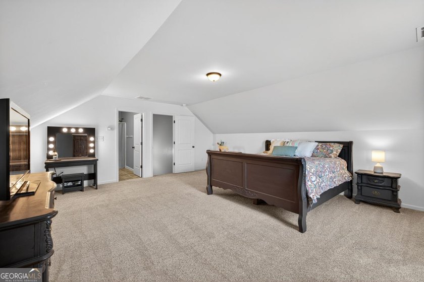 Welcome home to your beautifully maintained 4 bedroom, 3.5 bath - photo 42