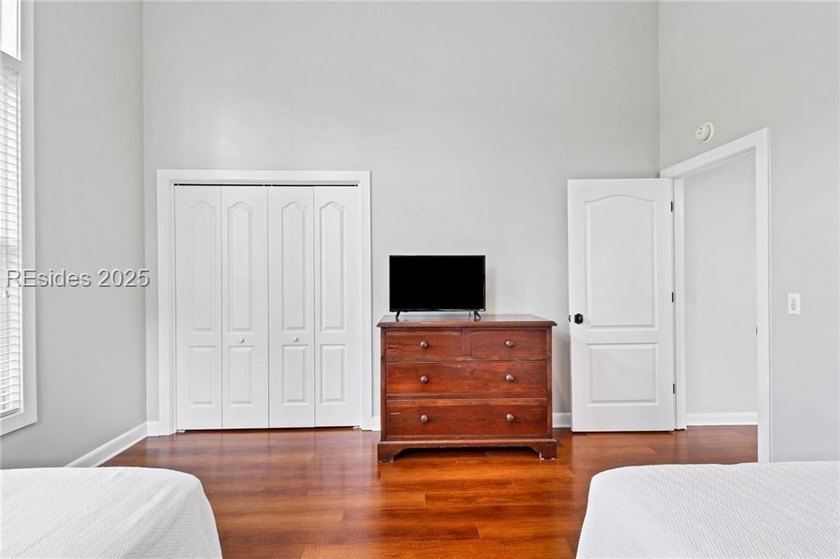 Move-in ready with a recently refinished pool. This beautifully - photo 40