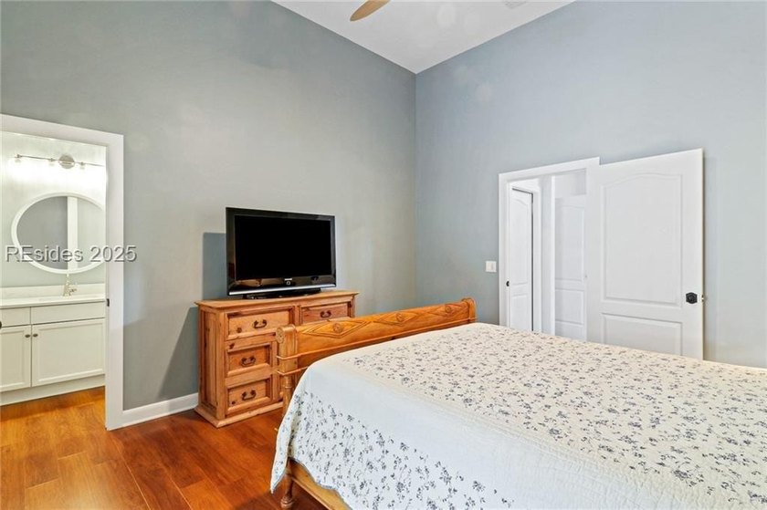 Move-in ready with a recently refinished pool. This beautifully - photo 43