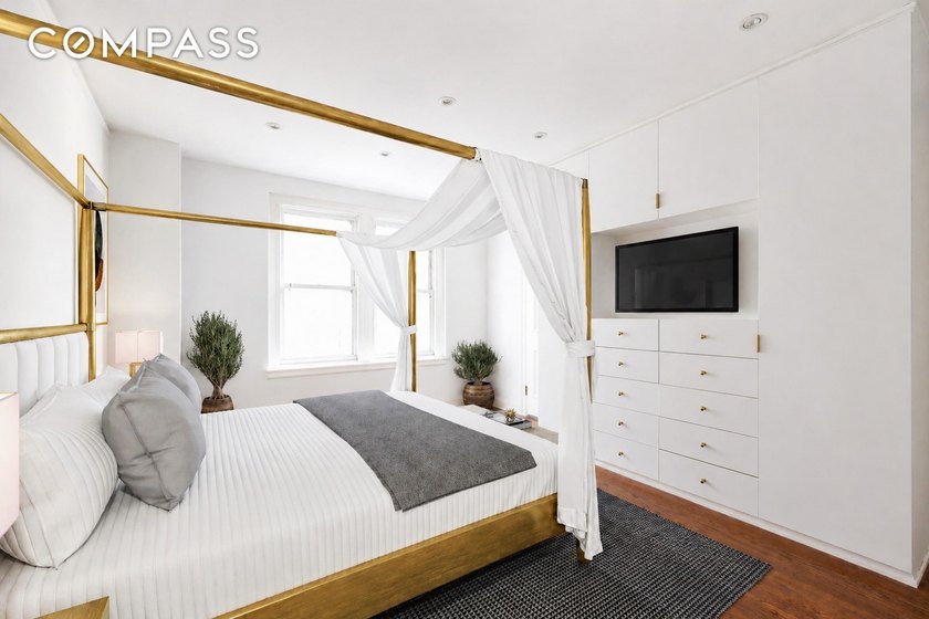 Prime location! Renovated, beautiful, expansive 3 Bedroom with - photo 3