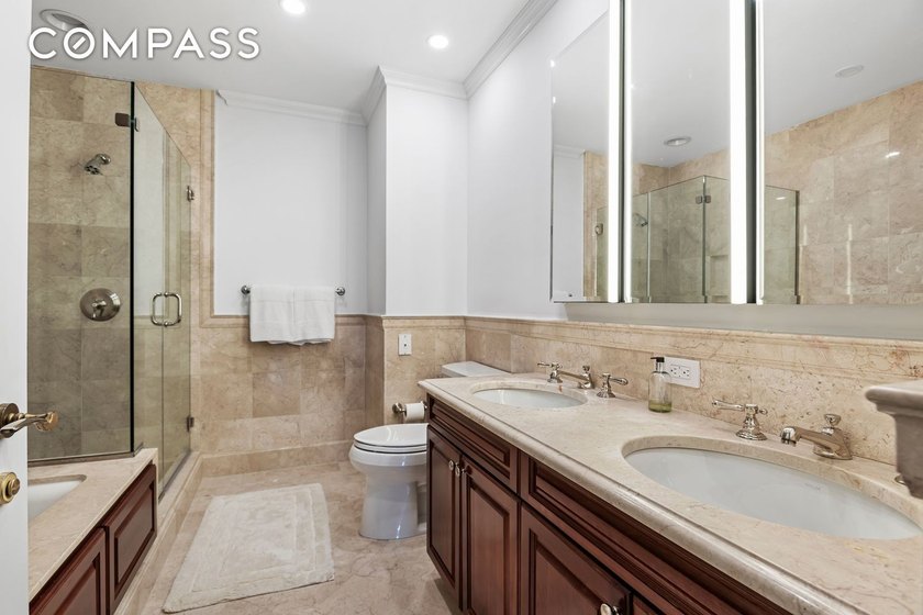 Rediscover a classic Penthouse 5B is a gracious, sun-filled - photo 5