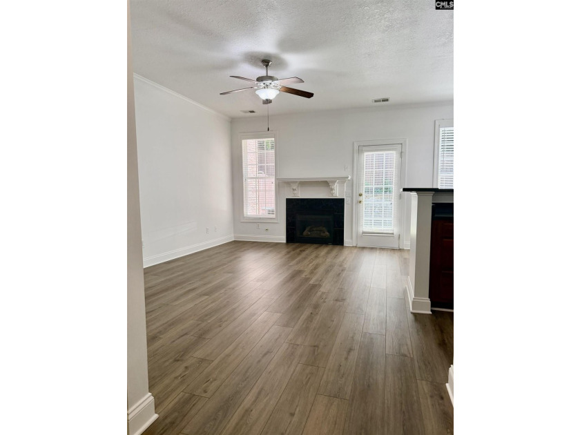 Desirable end-unit townhome offering a larger lot than most - photo 6