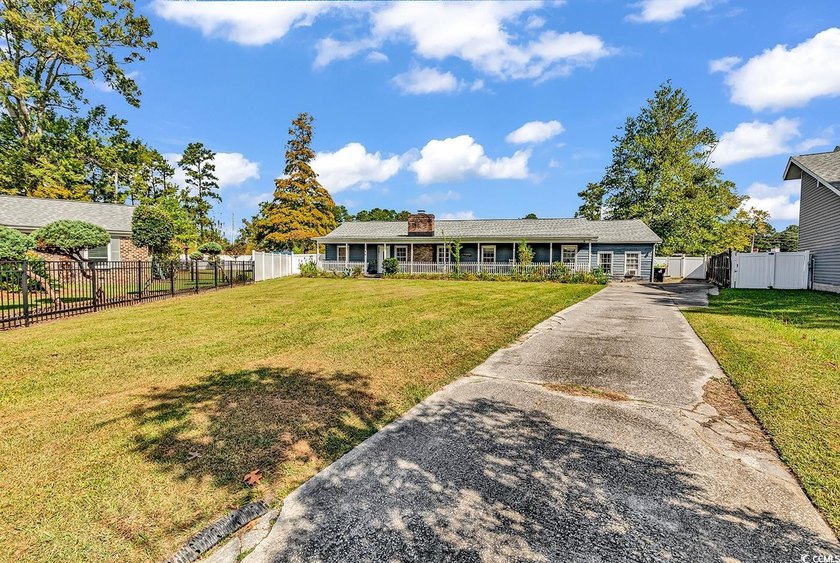 Investor Alert or Handy Homeowner Special! This spacious - photo 33