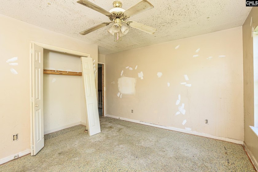 Investor Special in Desirable Lexington! Opportunity awaits at - photo 5