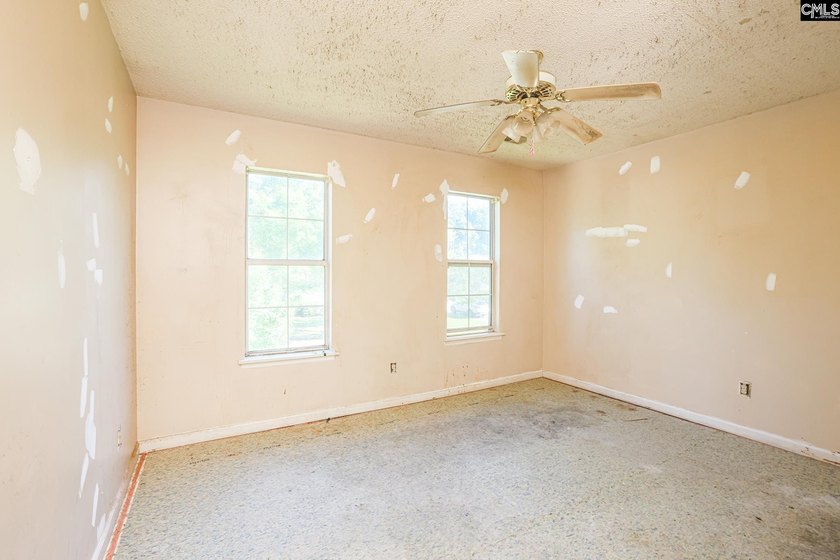 Investor Special in Desirable Lexington! Opportunity awaits at - photo 6