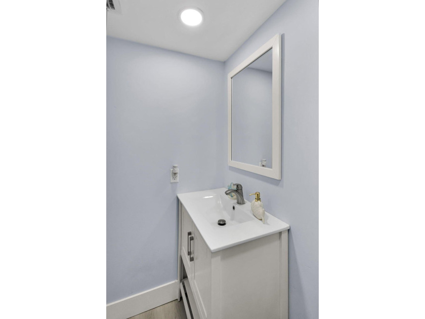Welcome to this beautifully remodeled 2 bedroom, 1.5 bathroom - photo 9