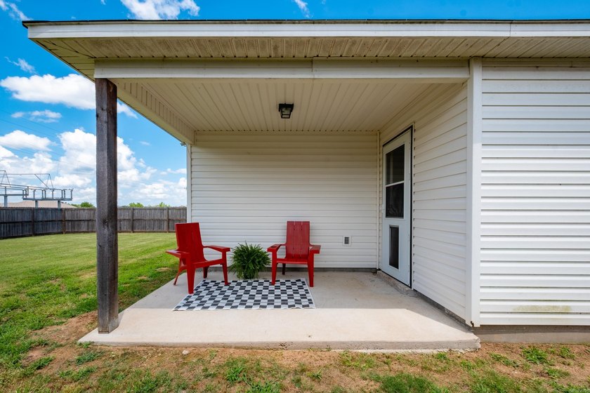 Welcome home to 1505 Yarrow Drive! From the moment you walk - photo 34