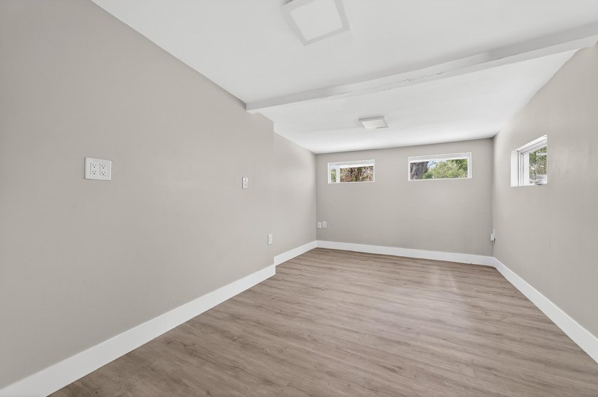 Located in Fort Pierce's Historic District, this charming home - photo 6