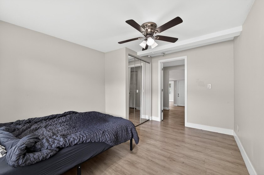 Located in Fort Pierce's Historic District, this charming home - photo 7