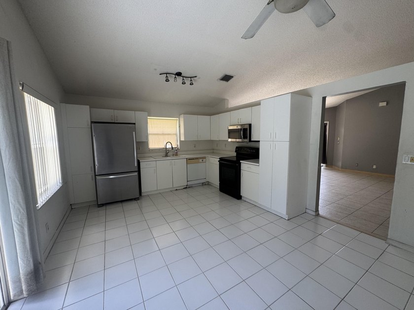 Up to $3,750 seller-preferred lender credit available! Priced to - photo 5