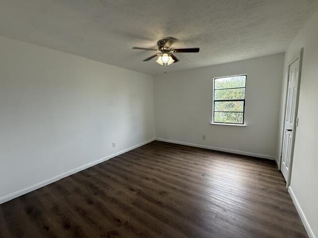 Beautifully remodeled Three-bedroom, two-bathroom single-story - photo 14