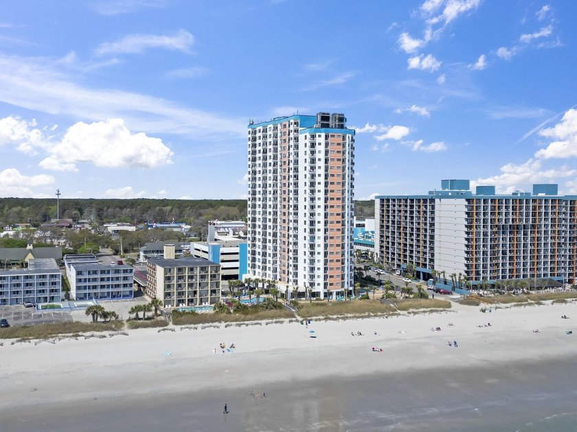 Ocean-view one-bedroom, one-and-a-half-bathroom condo with a - photo 33