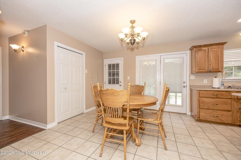 Beautiful home located in the heart of Woolmarket on a quiet Cul - photo 16