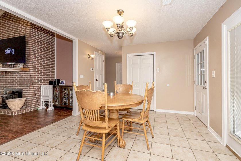 Beautiful home located in the heart of Woolmarket on a quiet Cul - photo 22