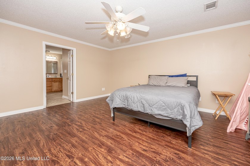 Beautiful home located in the heart of Woolmarket on a quiet Cul - photo 24