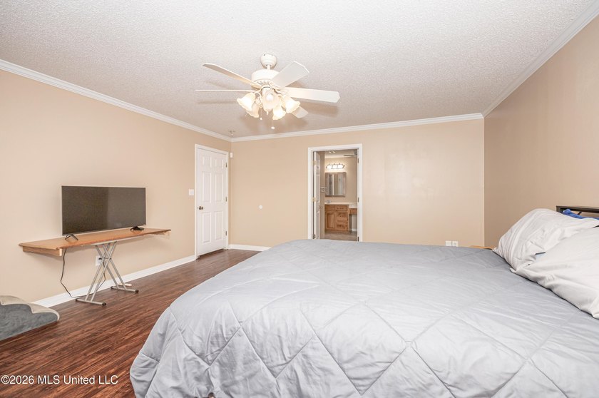 Beautiful home located in the heart of Woolmarket on a quiet Cul - photo 25