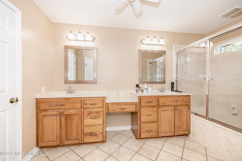 Beautiful home located in the heart of Woolmarket on a quiet Cul - photo 26