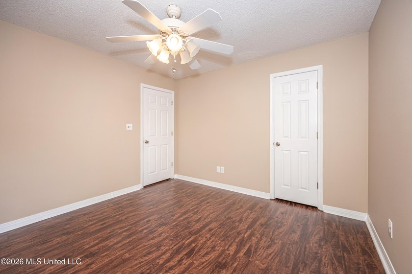 Beautiful home located in the heart of Woolmarket on a quiet Cul - photo 33