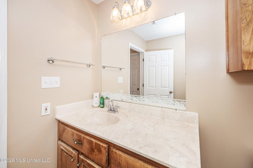 Beautiful home located in the heart of Woolmarket on a quiet Cul - photo 37