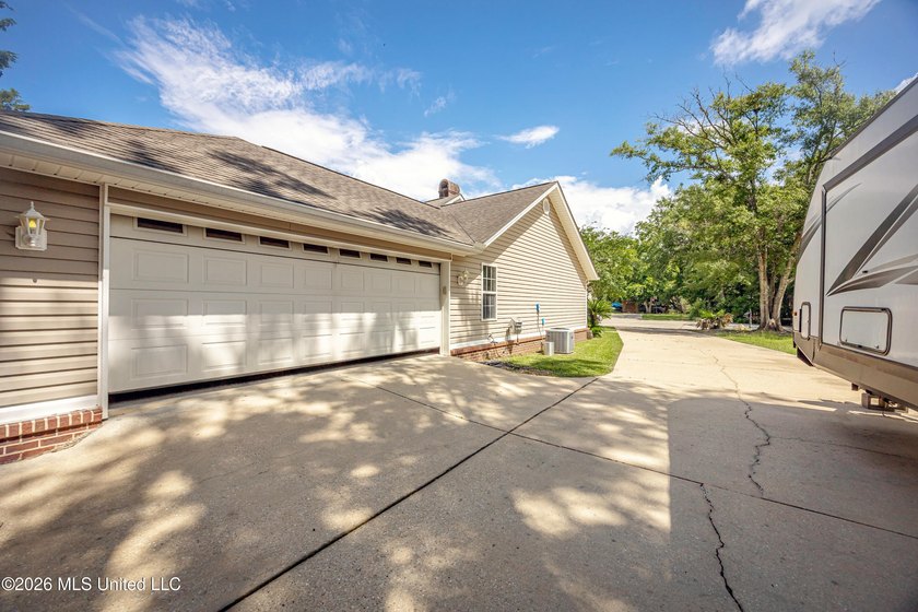 Beautiful home located in the heart of Woolmarket on a quiet Cul - photo 41