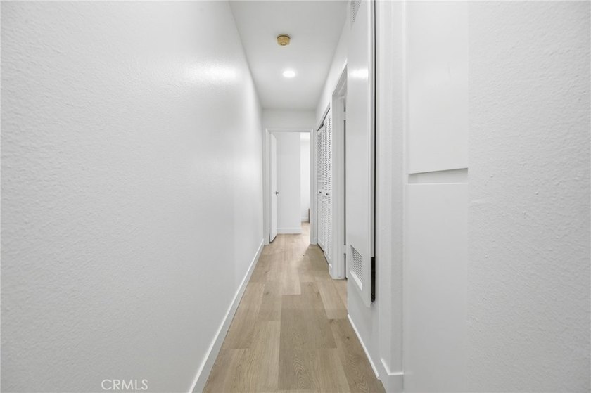 Turnkey 2-bedroom Wrigley townhome with an ATTACHED private - photo 10