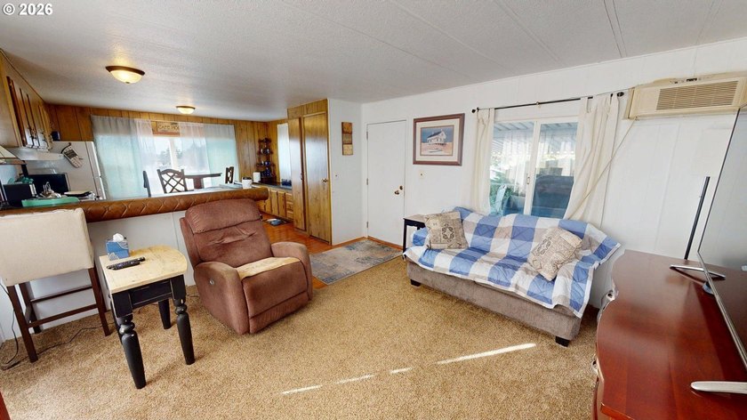 Beautifully updated home located in a quiet and friendly 55+ - photo 5