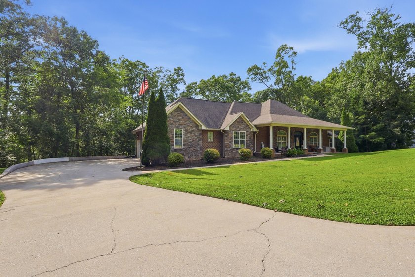 Custom-built 6BR/5BA home near the water with an easy commute to - photo 4