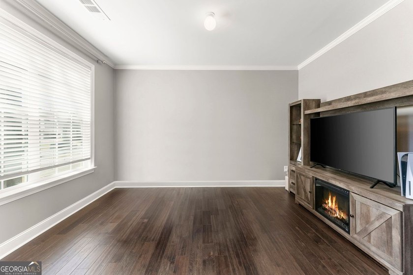 Recently improved price and offering up to $7,500 in lender - photo 10