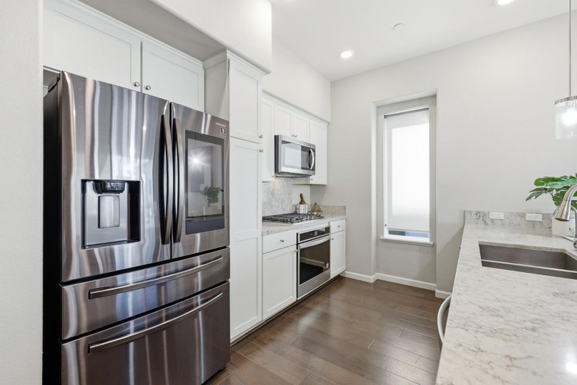 Welcome to elevated Silicon Valley living in the sought-after - photo 19