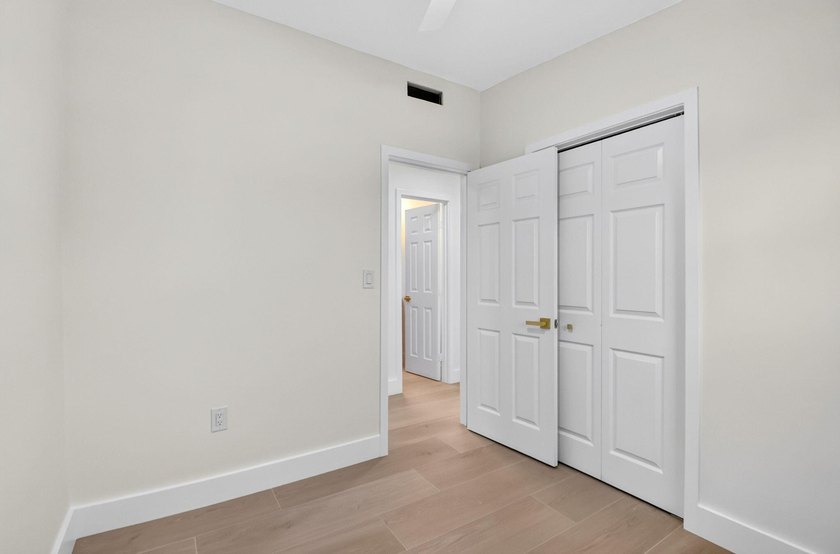 Welcome to this beautifully renovated home in Seminole Manor - photo 23