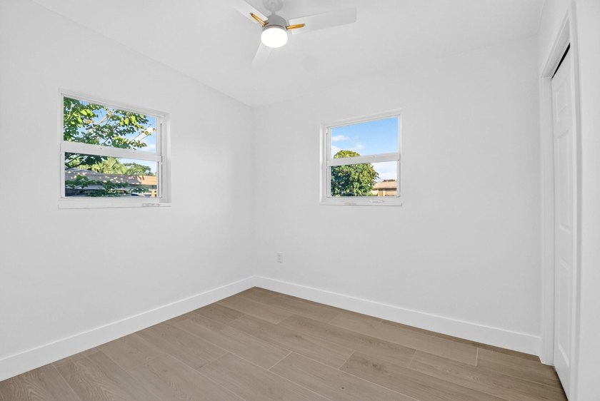 Welcome to this beautifully renovated home in Seminole Manor - photo 27