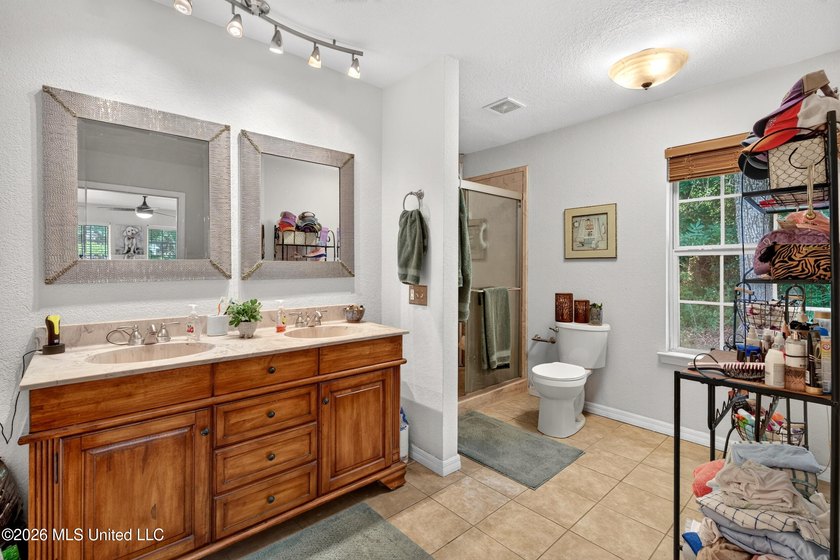 Need space for family, hobbies, toys, or a business? This one - photo 30
