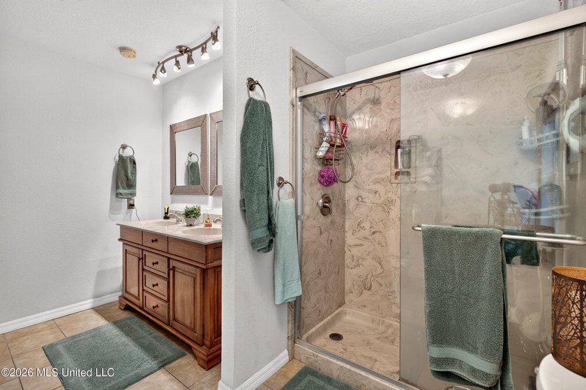 Need space for family, hobbies, toys, or a business? This one - photo 31