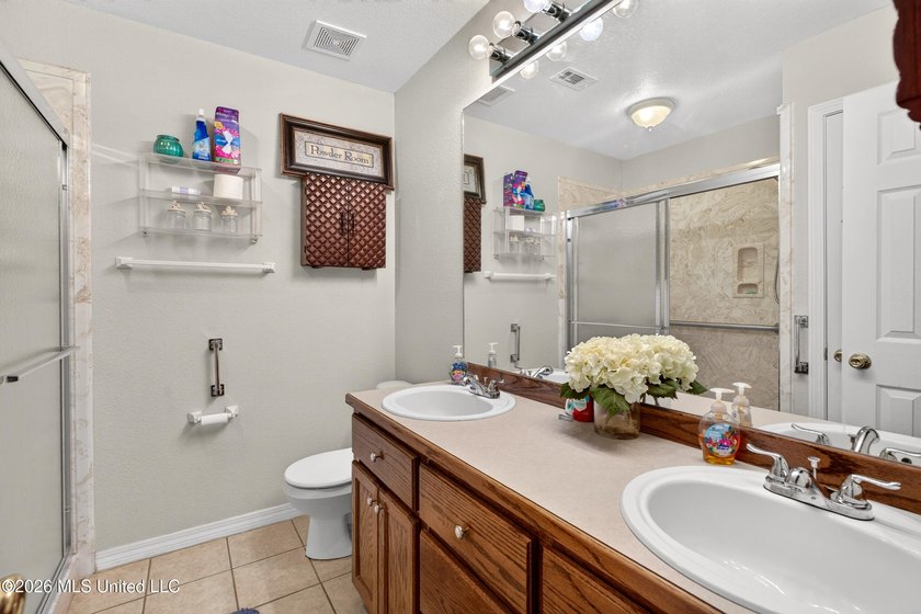 Need space for family, hobbies, toys, or a business? This one - photo 33
