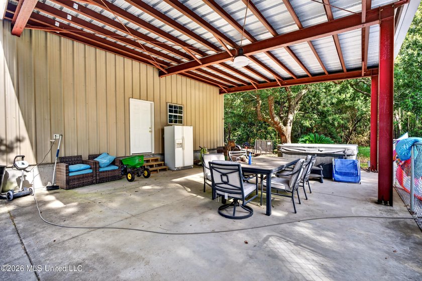 Need space for family, hobbies, toys, or a business? This one - photo 47