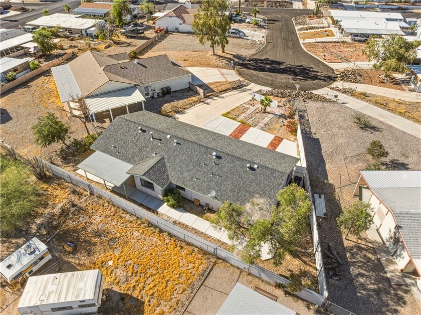 Here's a fantastic opportunity to own a three-bedroom - photo 6