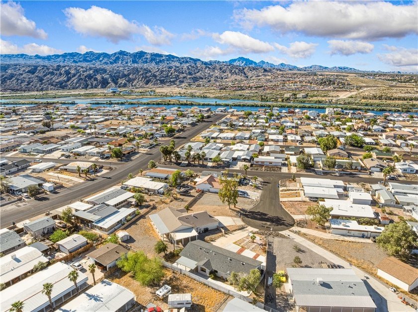 Here's a fantastic opportunity to own a three-bedroom - photo 8