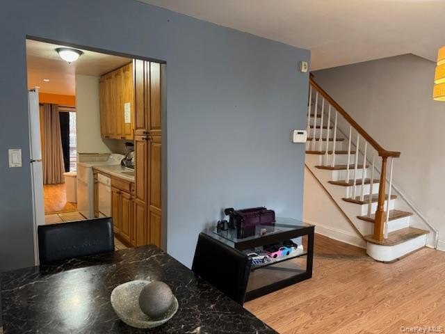 Welcome to this beautifully maintained 3-bedroom, 1.5-bath - photo 5