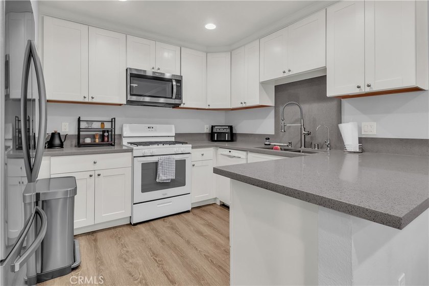 1086 Cabrillo Park Dr #D - photo 7