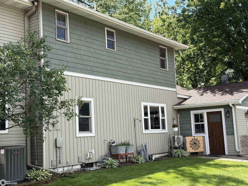 Welcome to this beautifully remodeled home in Clear Lake, where - photo 3