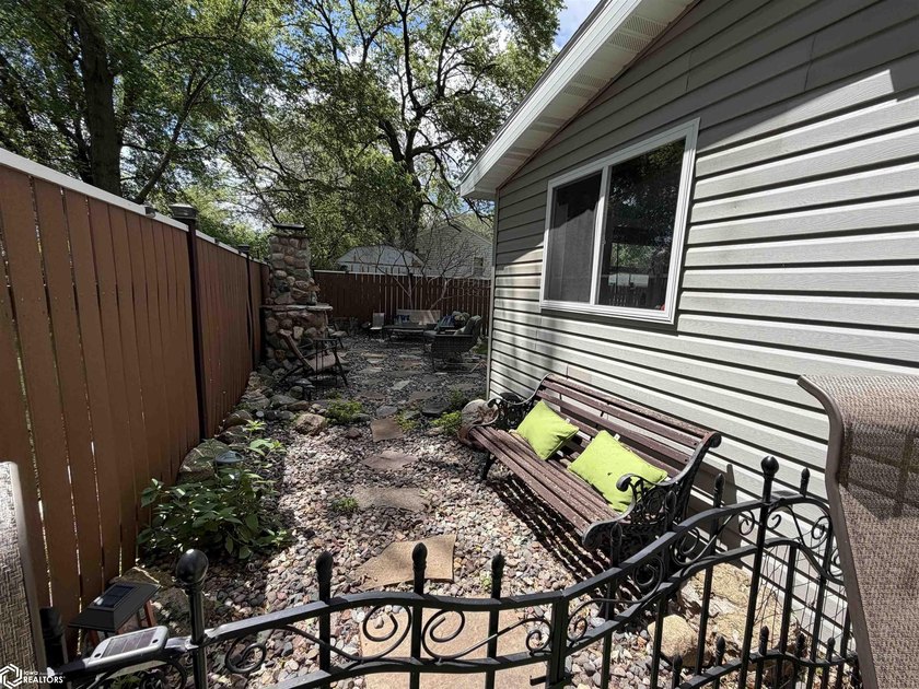 Welcome to this beautifully remodeled home in Clear Lake, where - photo 7