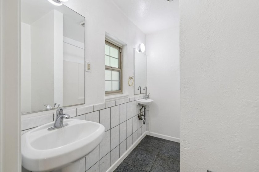 First time on the market in over 15 years, this versatile San - photo 19