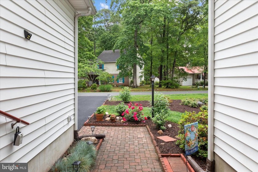 Buyer Contract fell Thru 11 Burr Drive, is a meticulously - photo 8