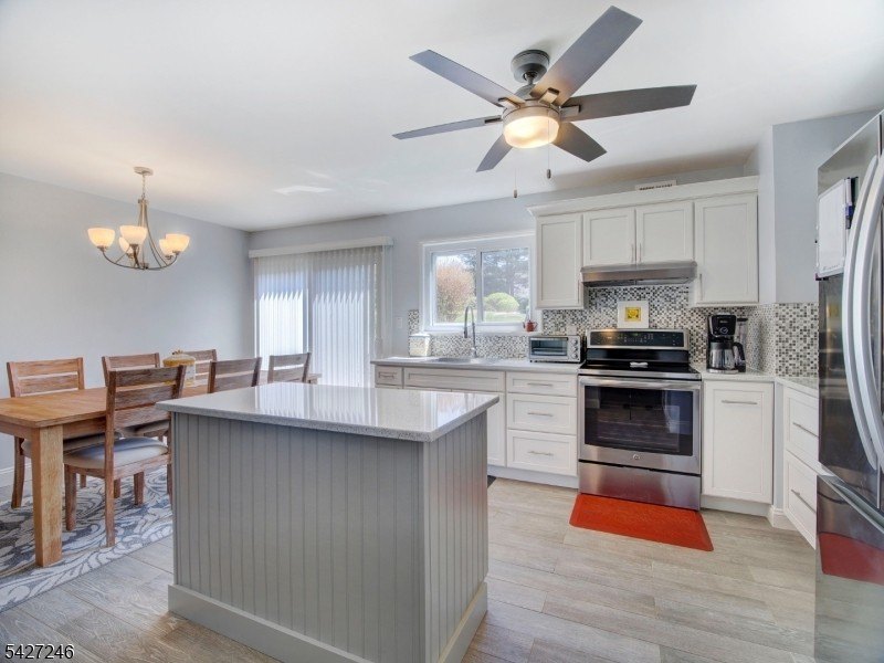 Beautifully updated, two-level townhome offering the perfect - photo 11