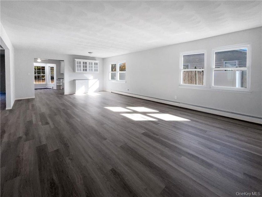 Welcome to this beautiful 3 bedroom, 2 bathroom home located at - photo 13